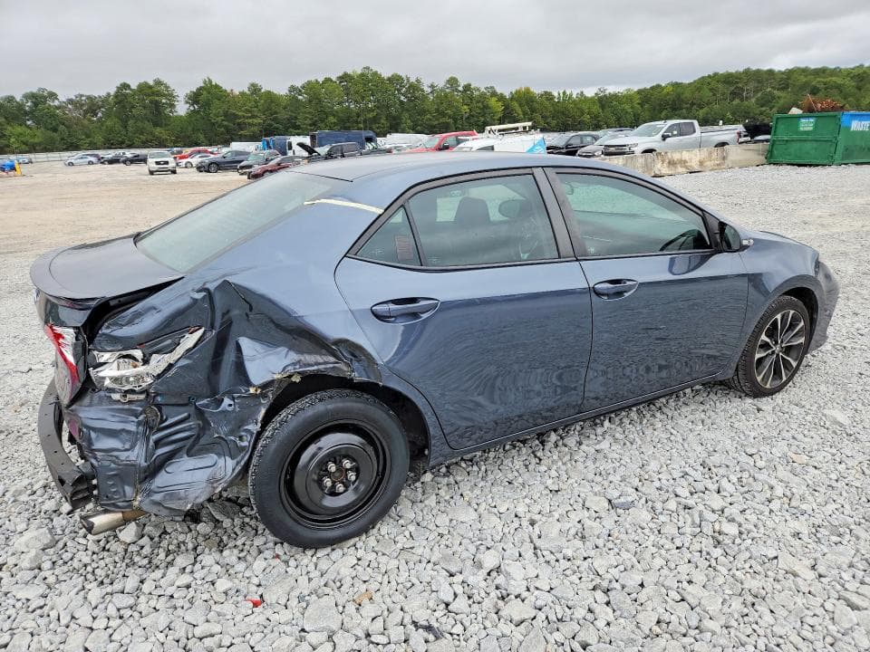 2017 TOYOTA COROLLA SE 3