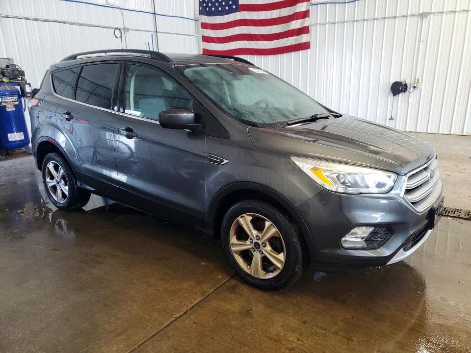 2017 FORD ESCAPE SE 4