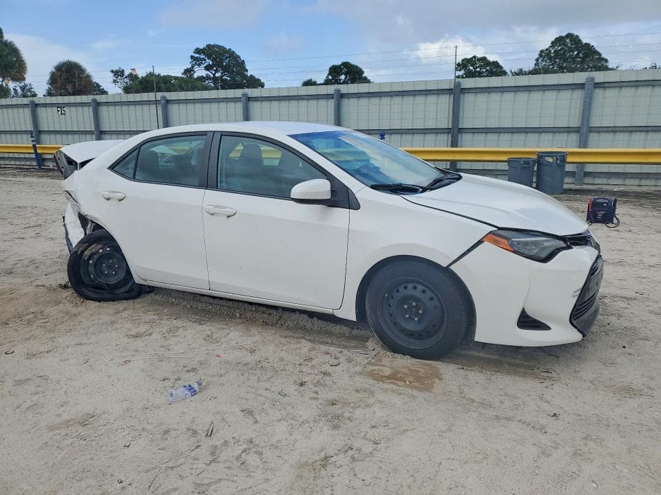 2017 TOYOTA COROLLA LE 4