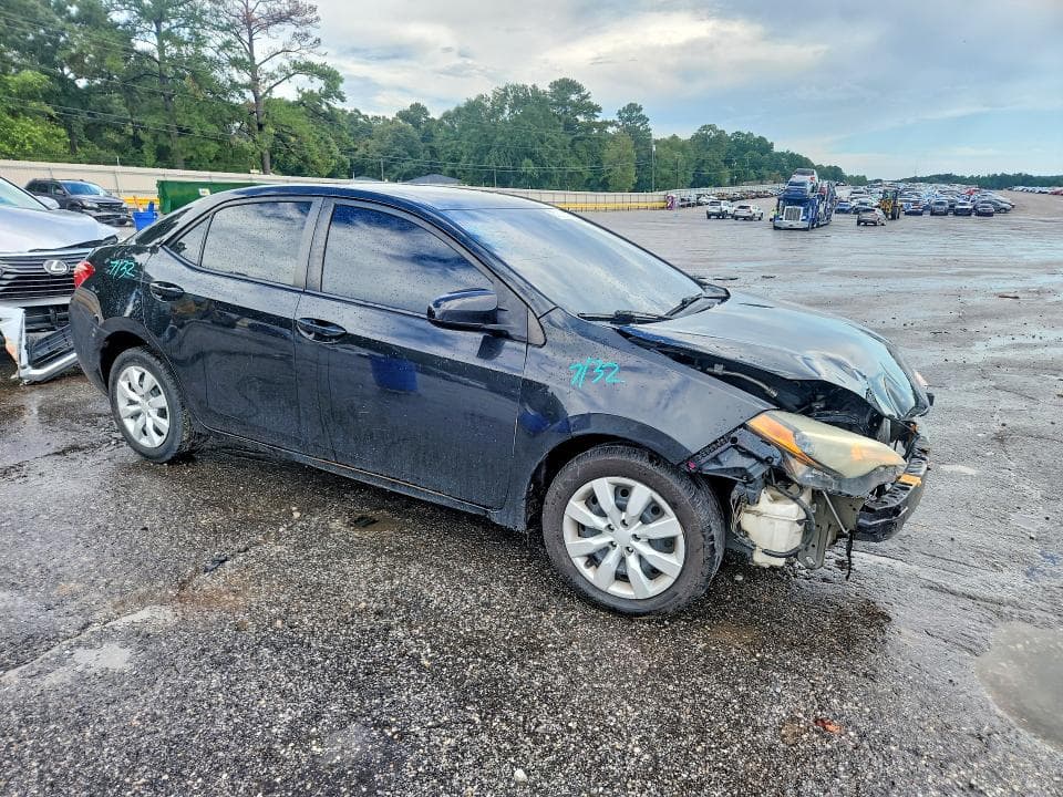 2018 TOYOTA COROLLA LE 4
