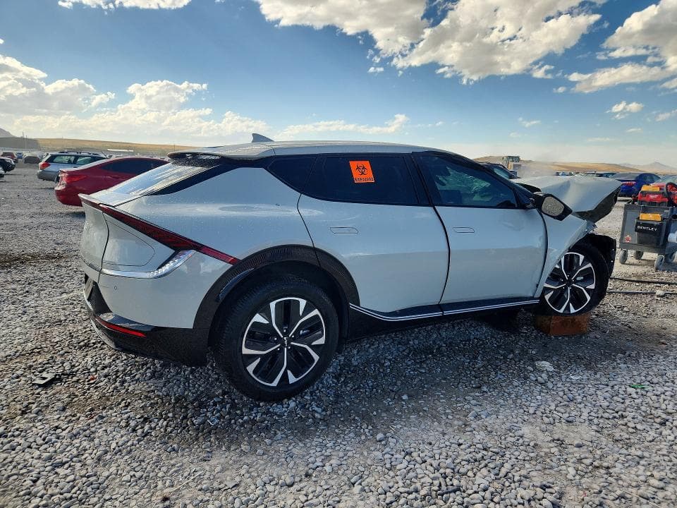 2022 KIA EV6 WIND 3