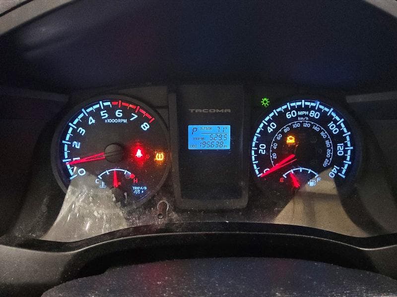 2017 TOYOTA TACOMA SR 9