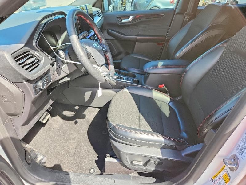 2024 FORD ESCAPE ST LINE 7
