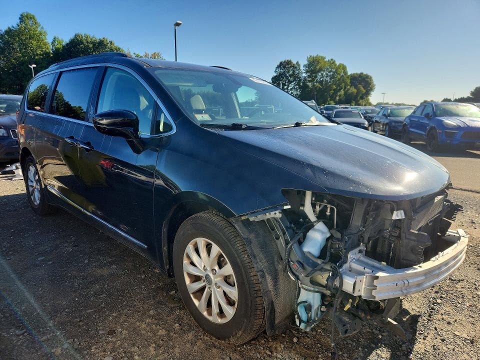 2017 CHRYSLER PACIFICA TOURING L 4