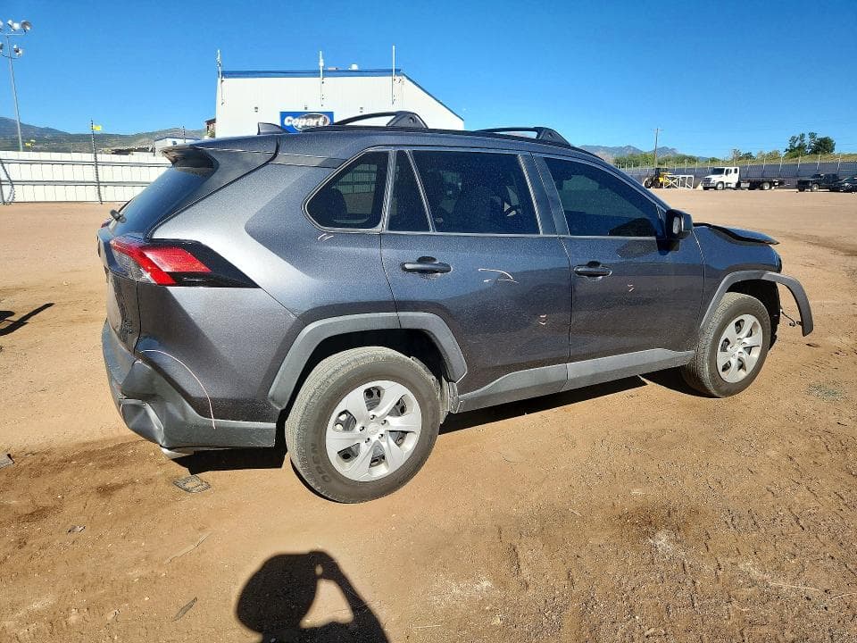 2021 TOYOTA RAV4 LE 3