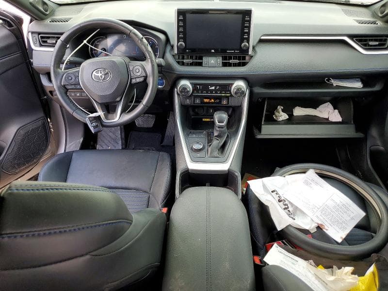 2022 TOYOTA RAV4 XSE 8