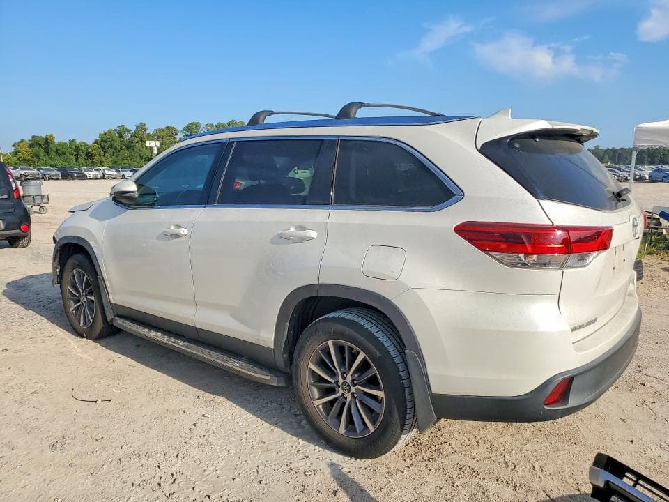 2019 TOYOTA HIGHLANDER XLE 2