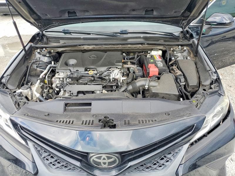2020 TOYOTA CAMRY SE 11