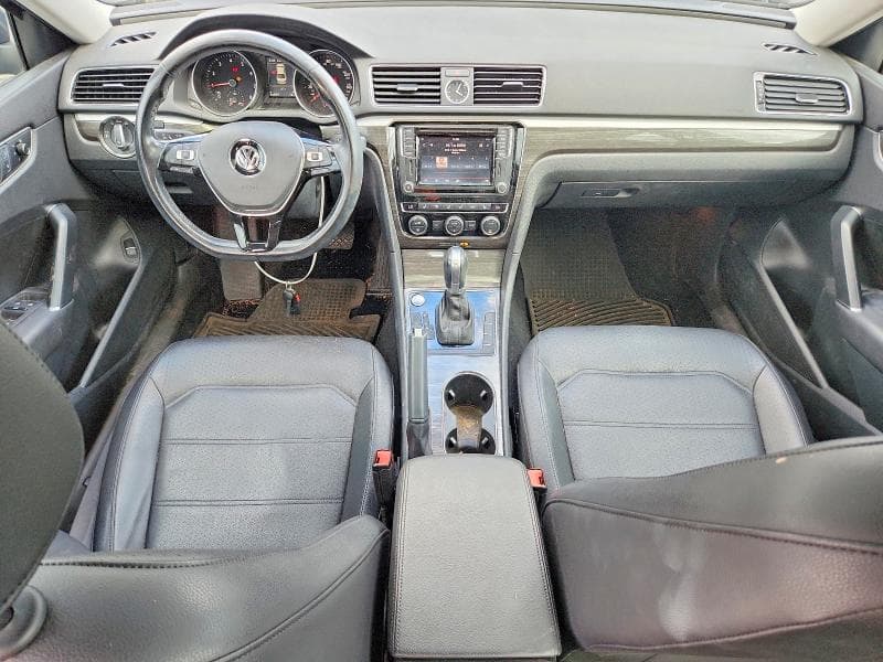 2017 VOLKSWAGEN PASSAT SE 8