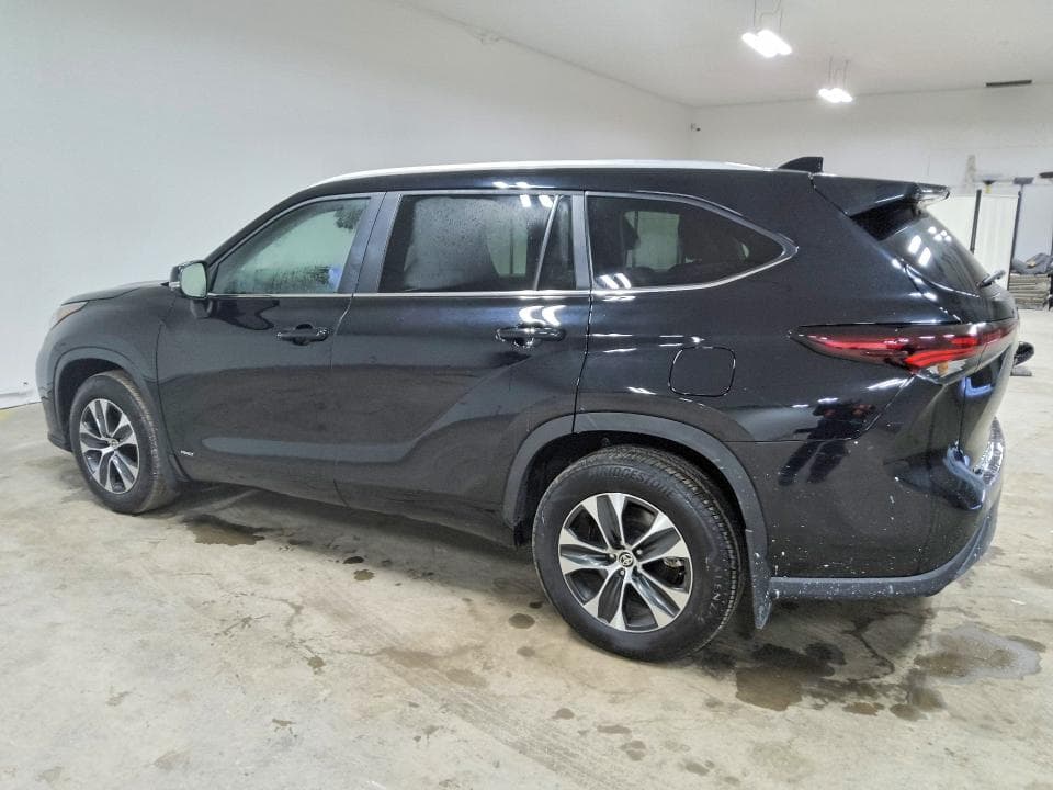 2026 TOYOTA HIGHLANDER HYBRID XLE 2