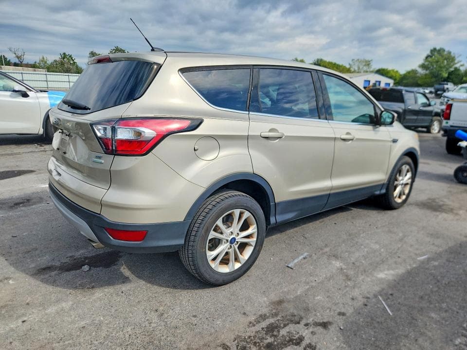 2017 FORD ESCAPE SE 3