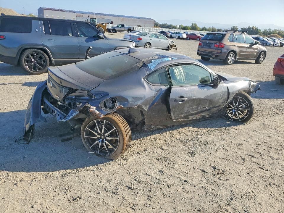 2025 TOYOTA GR86 BASE 3