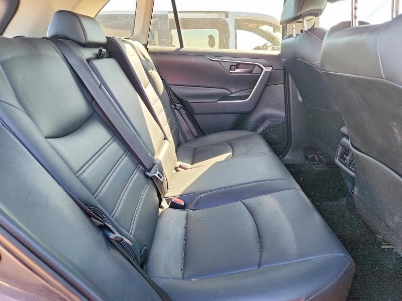2019 TOYOTA RAV4 XLE PREMIUM 10