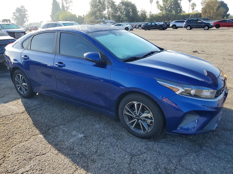 2023 KIA FORTE LXS 4