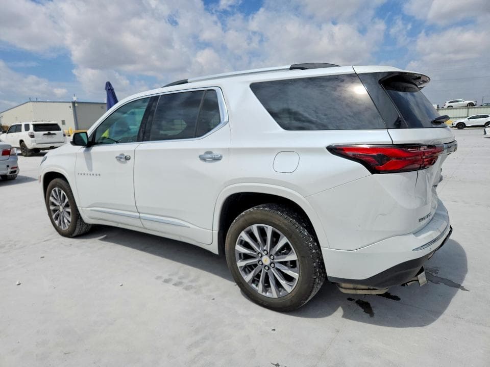 2023 CHEVROLET TRAVERSE PREMIER 2