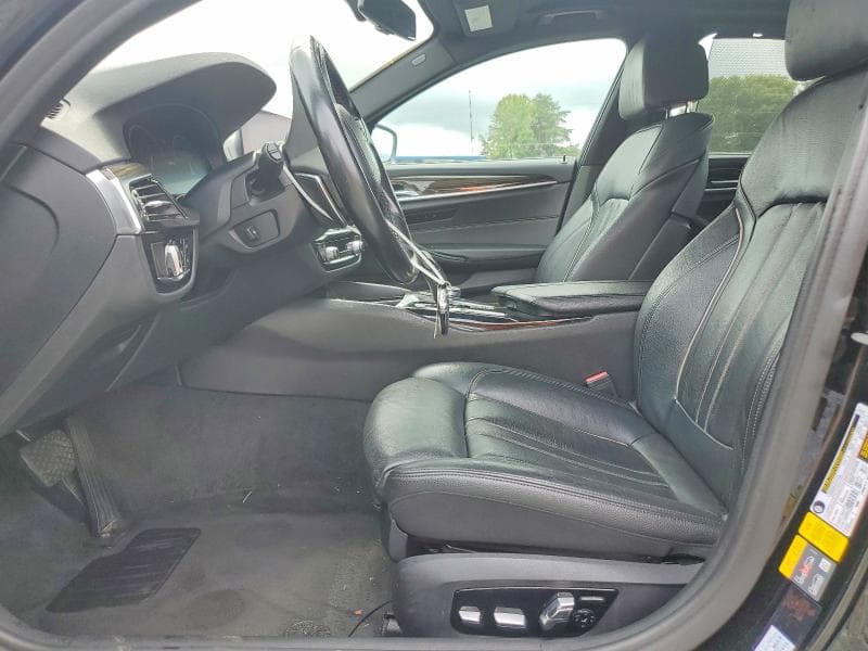 2019 BMW 530E 7