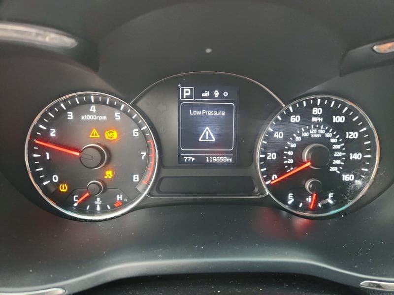 2017 KIA FORTE LX 9