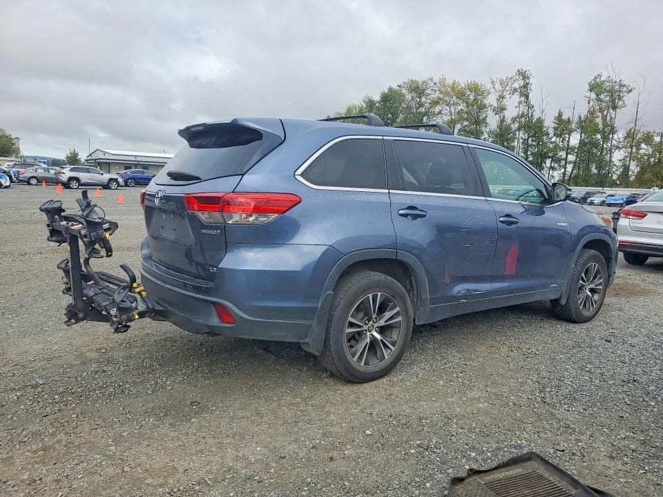 2018 TOYOTA HIGHLANDER HYBRID LE 3