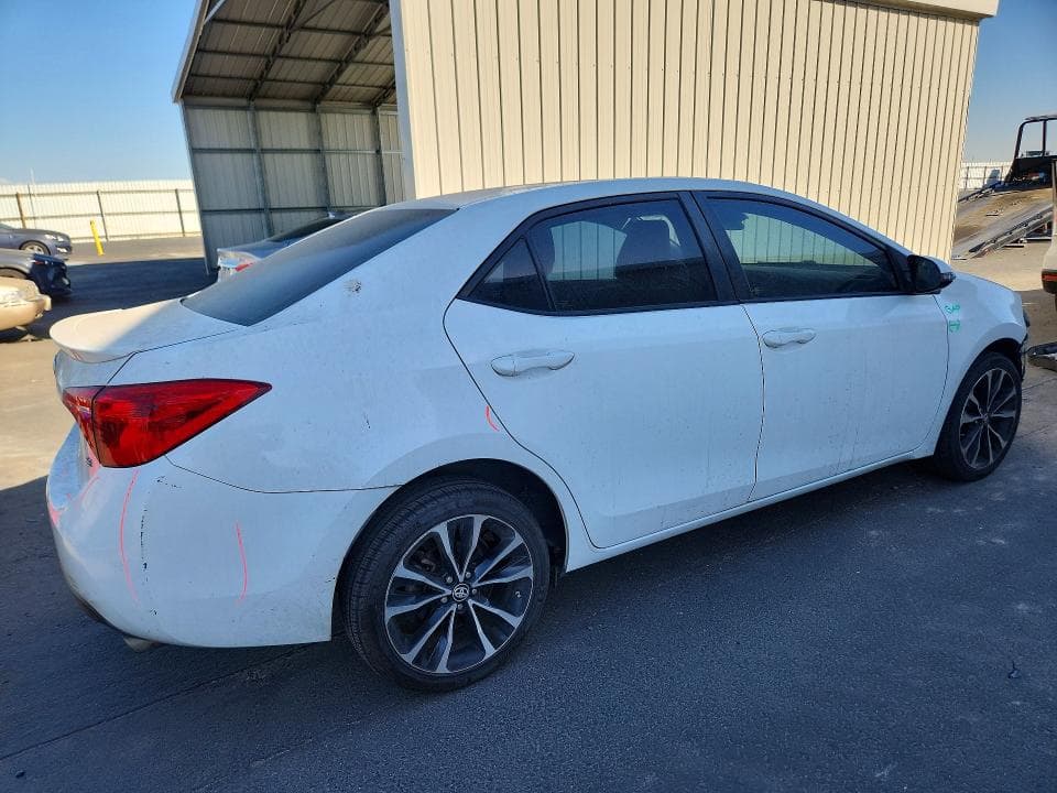 2017 TOYOTA COROLLA SE 3
