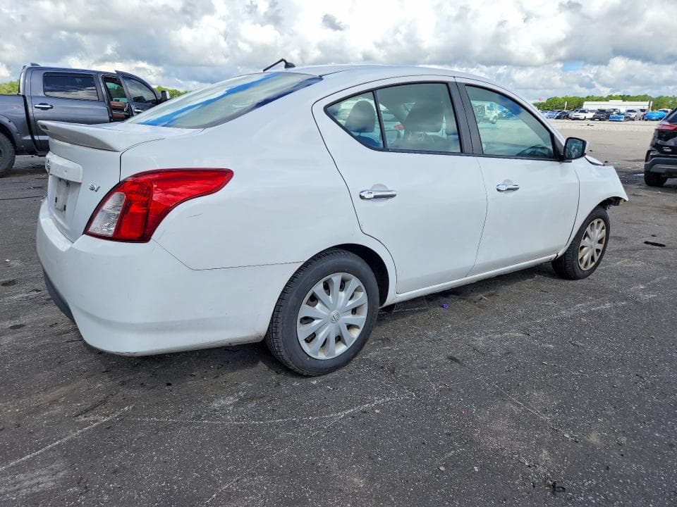 2017 NISSAN VERSA 1.6 SV 3