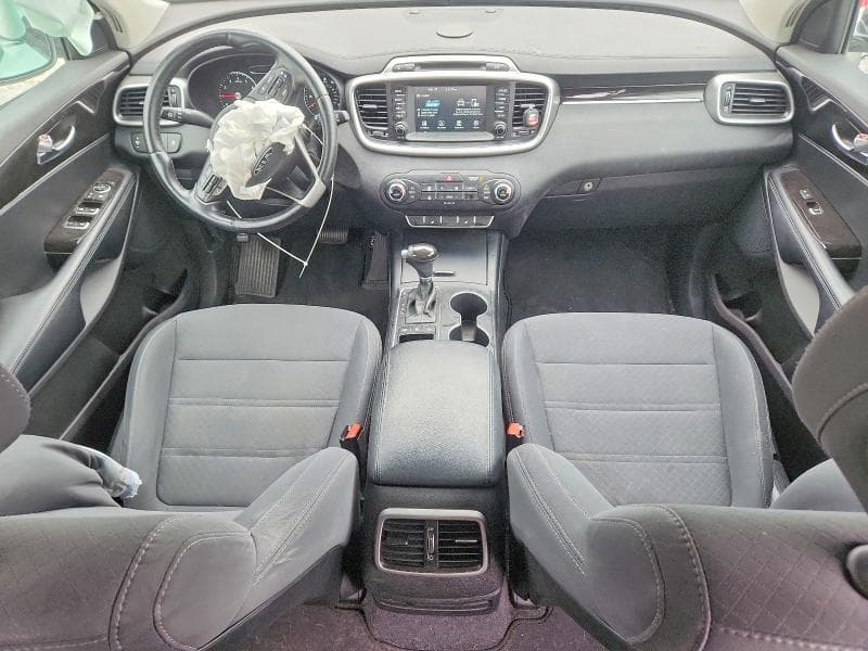 2017 KIA SORENTO LX 8