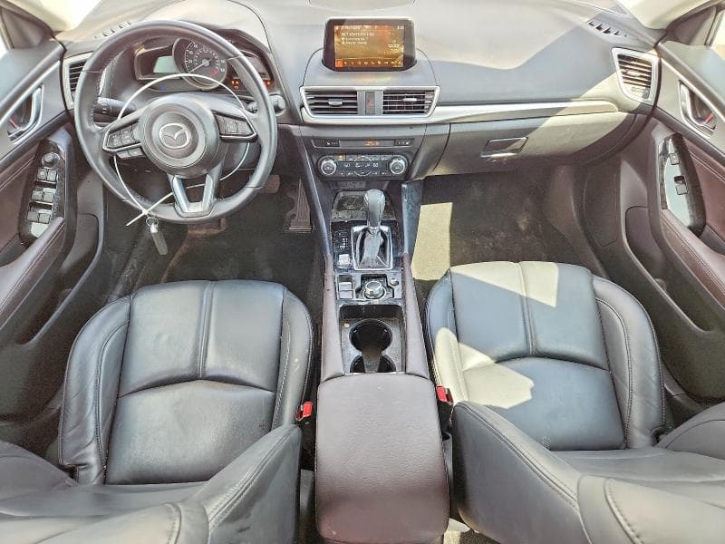 2018 MAZDA 3 TOURING 8
