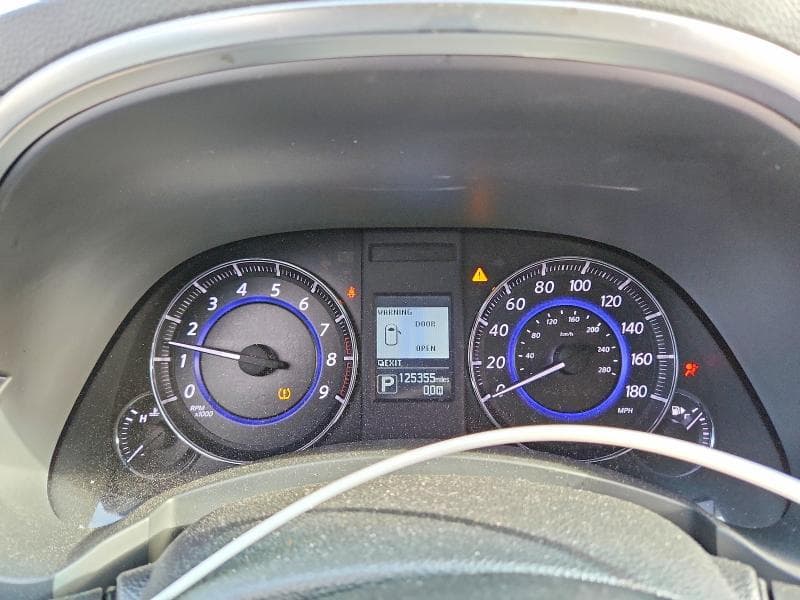 2017 INFINITI QX70 BASE 9
