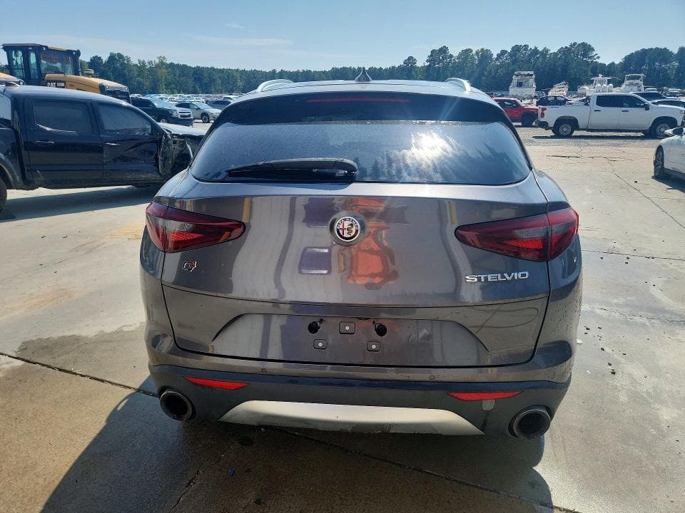 2018 ALFA ROMEO STELVIO 6