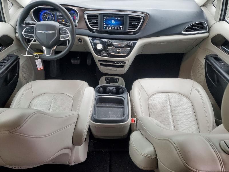 2021 CHRYSLER VOYAGER LXI 8