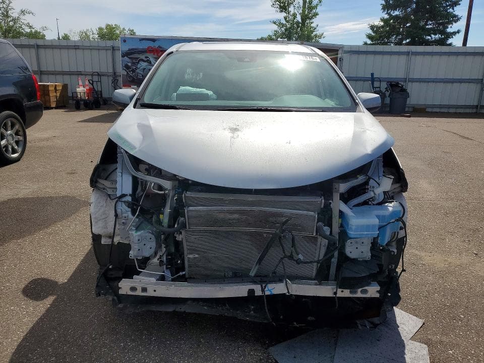 2021 TOYOTA SIENNA XLE 5