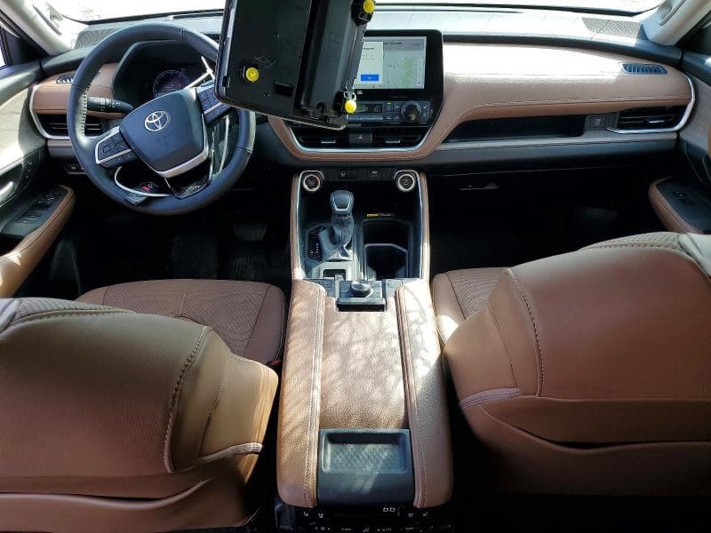 2026 TOYOTA GRAND HIGHLANDER PLATINUM 8