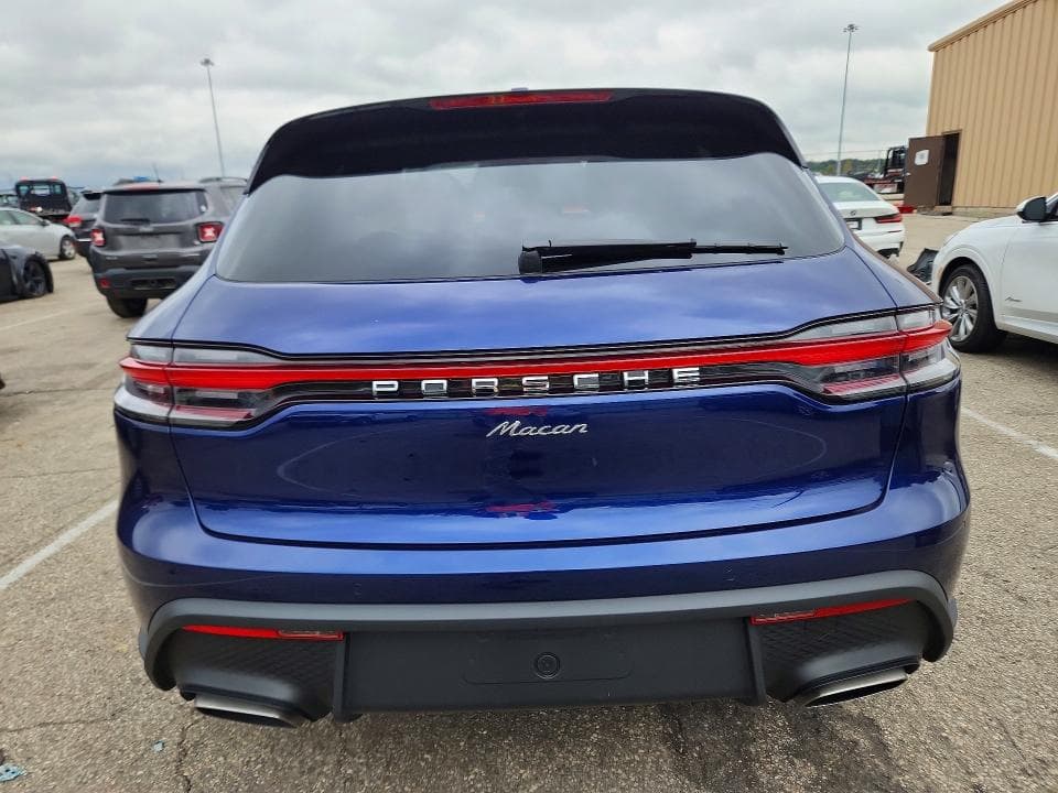 2026 PORSCHE MACAN BASE 6
