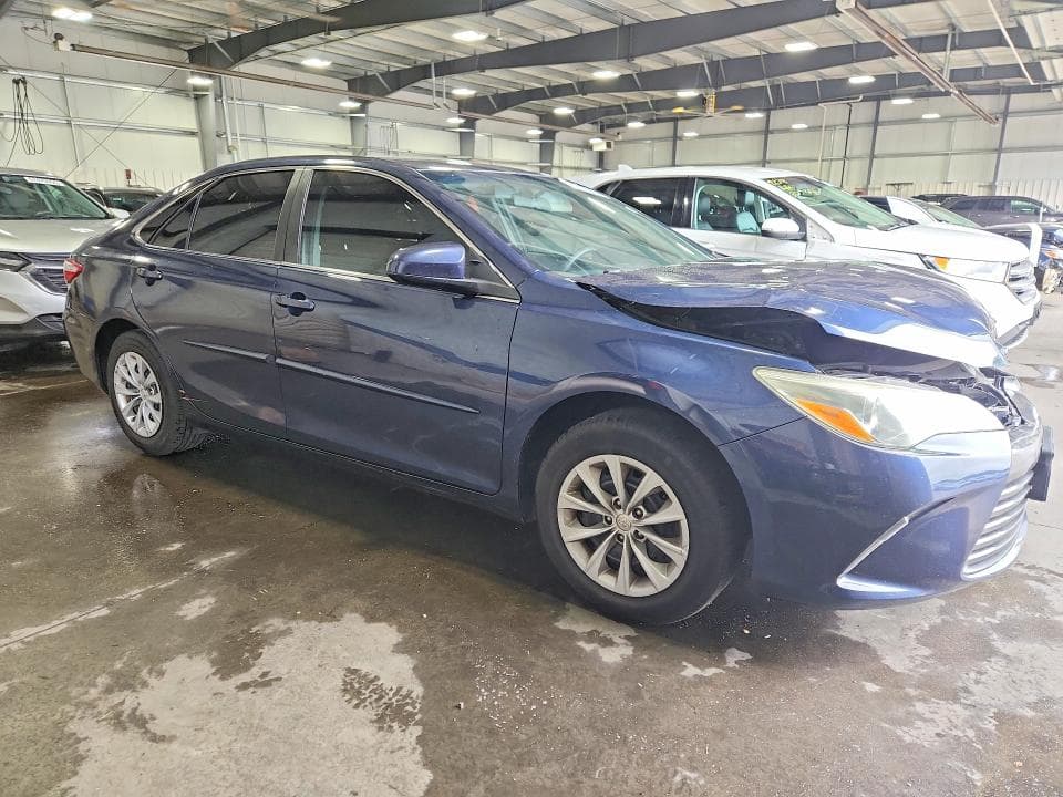 2017 TOYOTA CAMRY LE 4