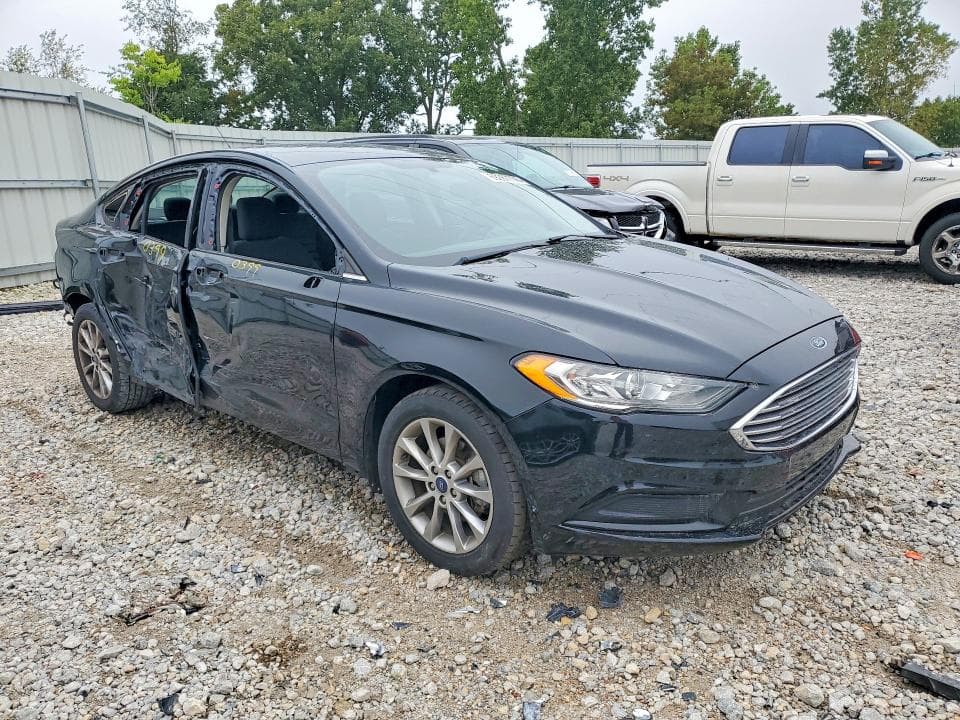 2017 FORD FUSION SE 4
