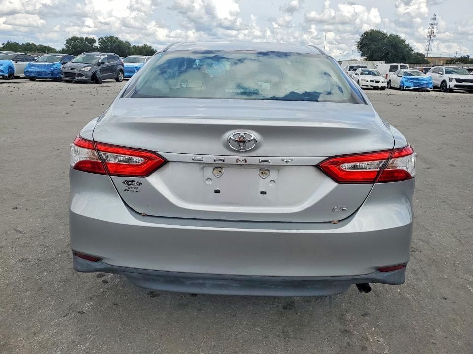 2018 TOYOTA CAMRY LE 6