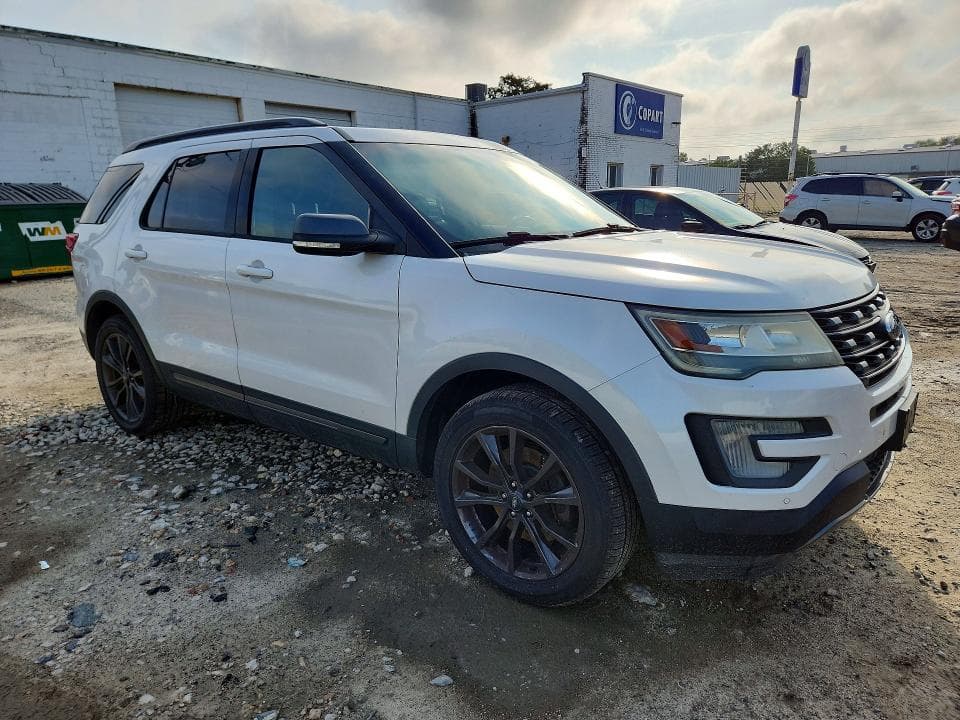 2017 FORD EXPLORER XLT 4