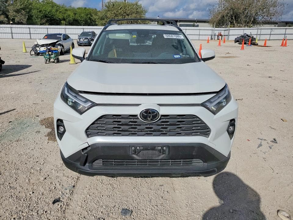 2023 TOYOTA RAV4 XLE PREMIUM 5