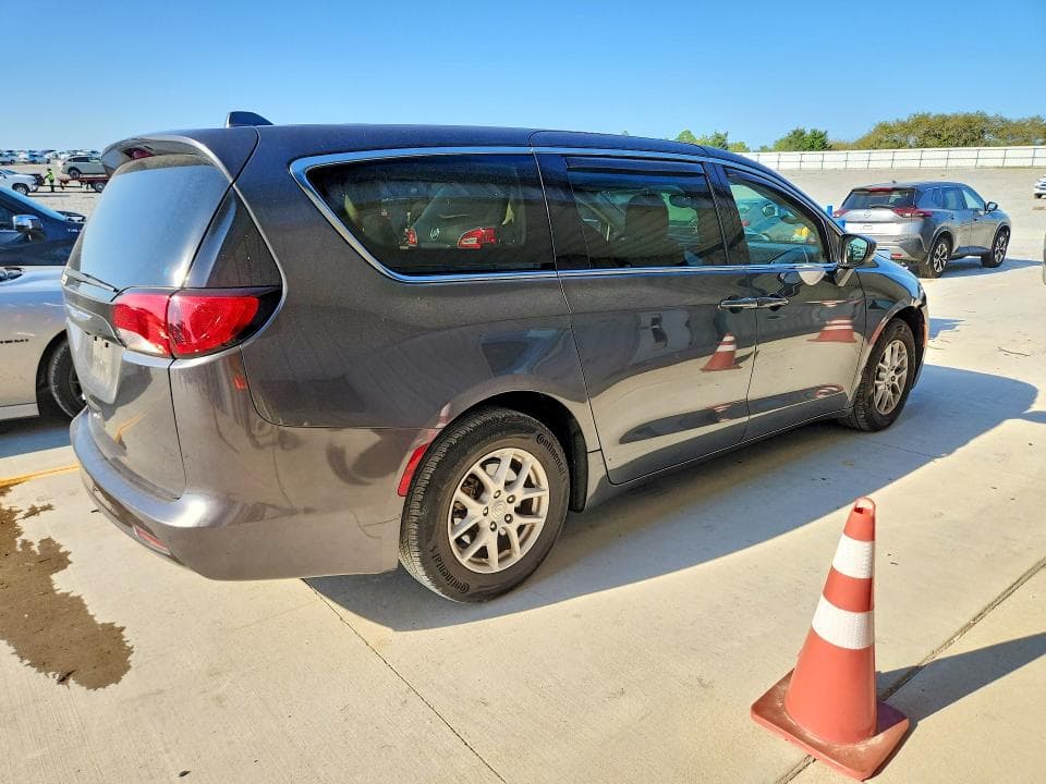 2017 CHRYSLER PACIFICA TOURING 3