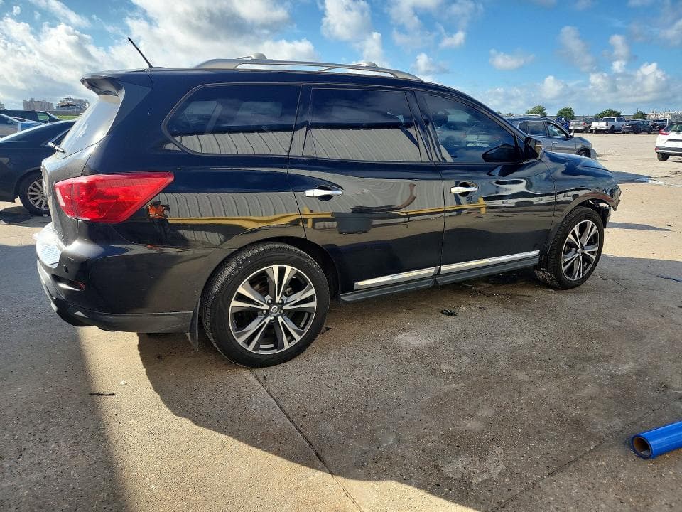 2017 NISSAN PATHFINDER PLATINUM 3