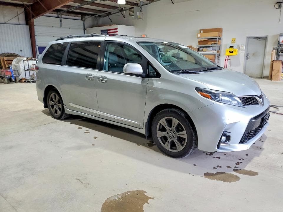 2020 TOYOTA SIENNA SE 7-PASSENGER 4