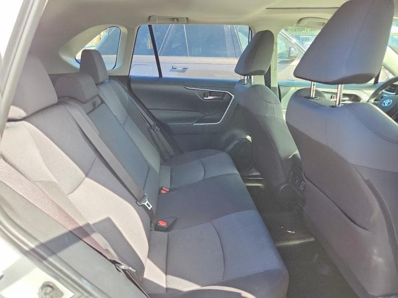 2019 TOYOTA RAV4 XLE 11