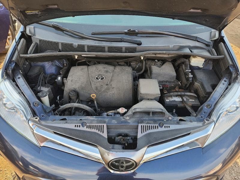 2019 TOYOTA SIENNA XLE 8-PASSENGER 11