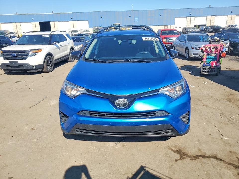 2017 TOYOTA RAV4 LE 5