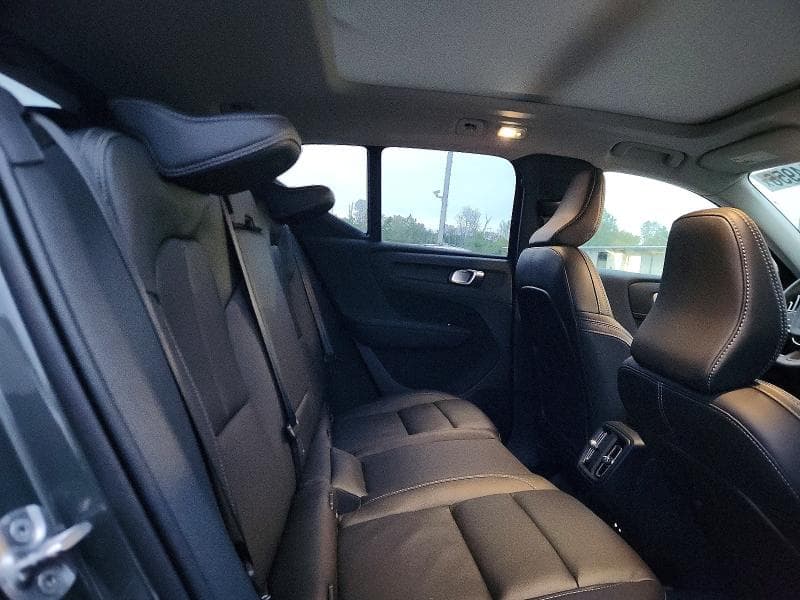 2026 VOLVO XC40 CORE 11