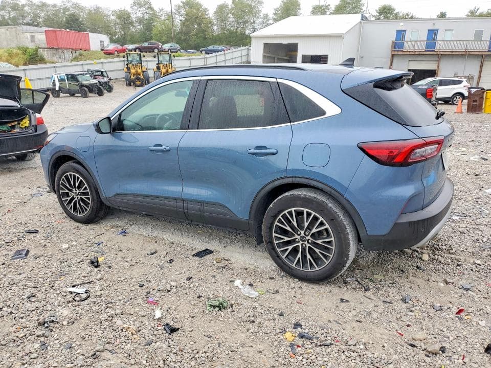 2025 FORD ESCAPE 2