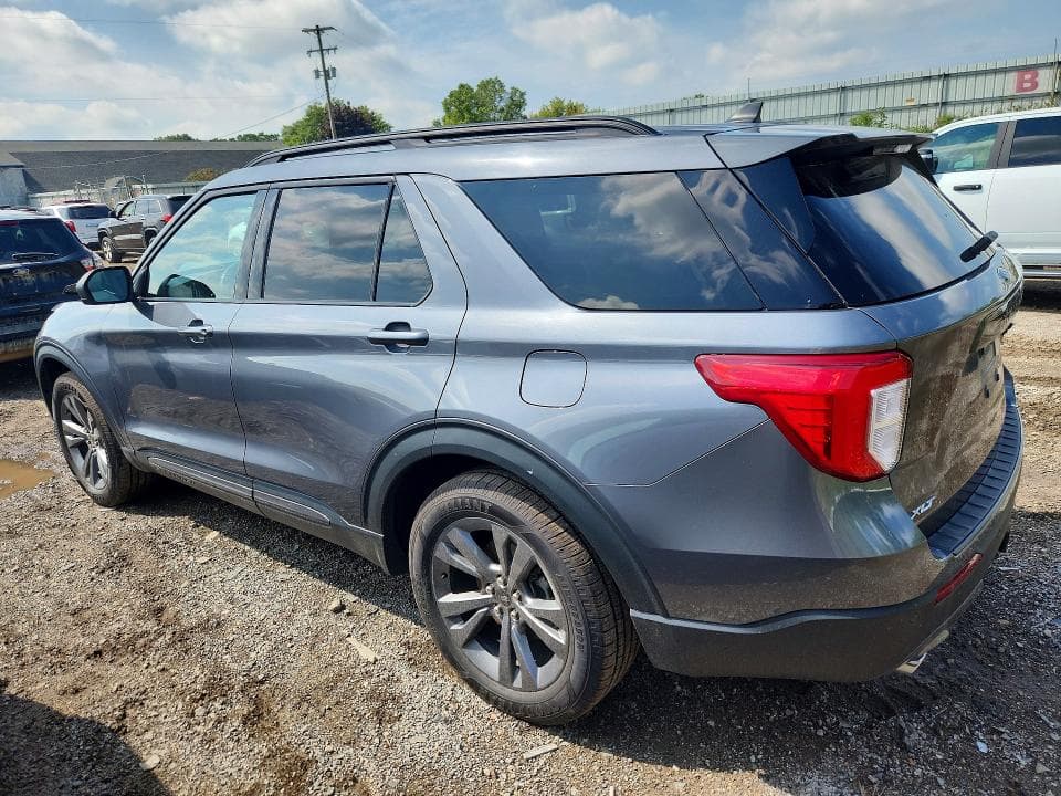 2021 FORD EXPLORER XLT 2