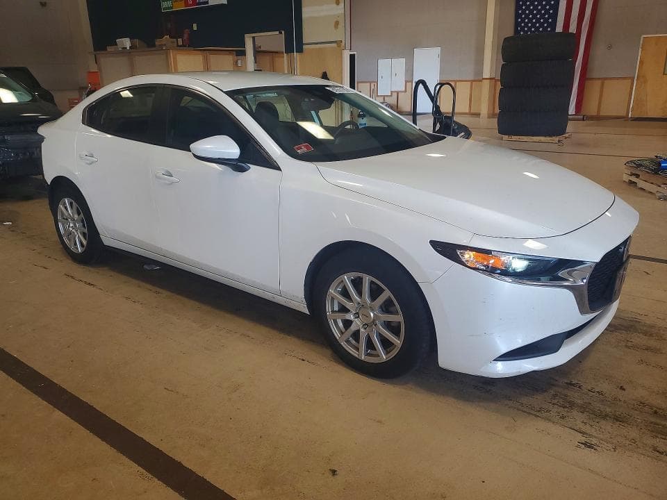 2022 MAZDA 3 SELECT 4