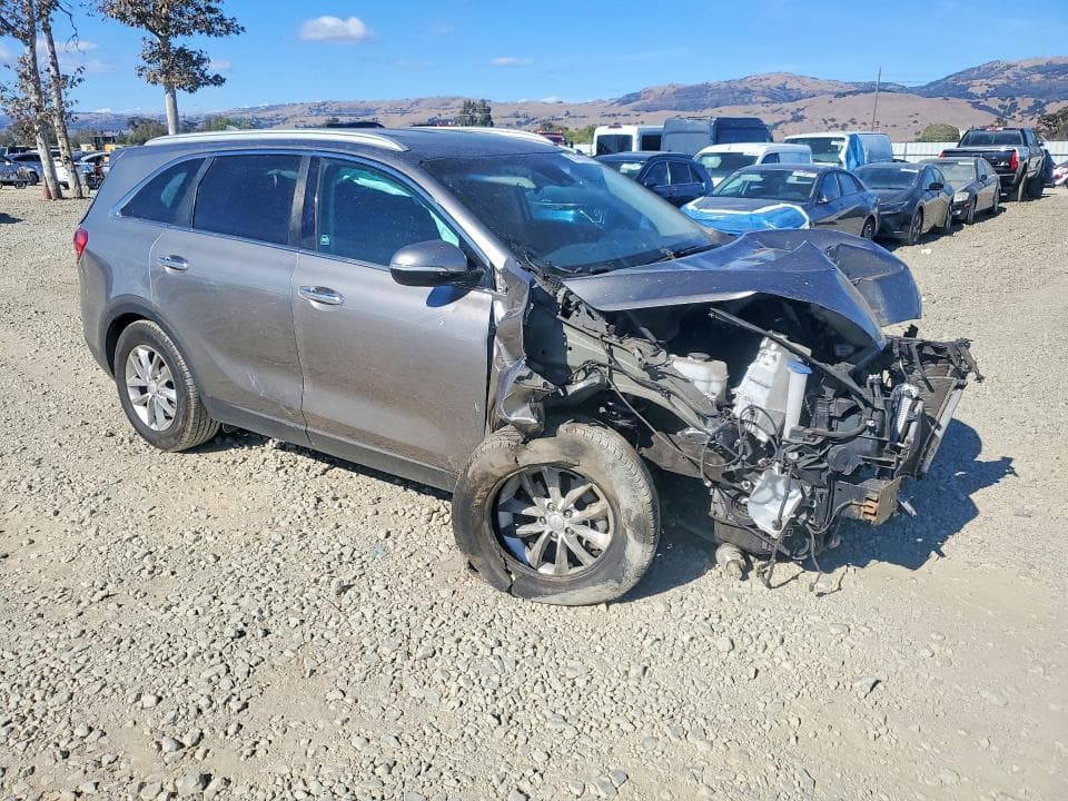2017 KIA SORENTO LX 4