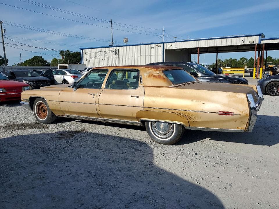 1971 CADILLAC FLEETWOO 2