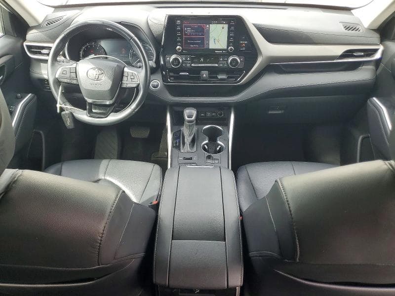 2020 TOYOTA HIGHLANDER XLE 8